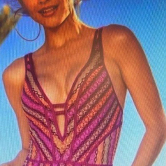 BECCA SWIMWEAR - Picture 3 of 7